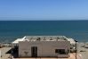 Apartamento en Fuengirola - Seafront 2-Bed Apartment in Fuengirola | Beach Club & Dining Steps Away - por Mediterra Rentals