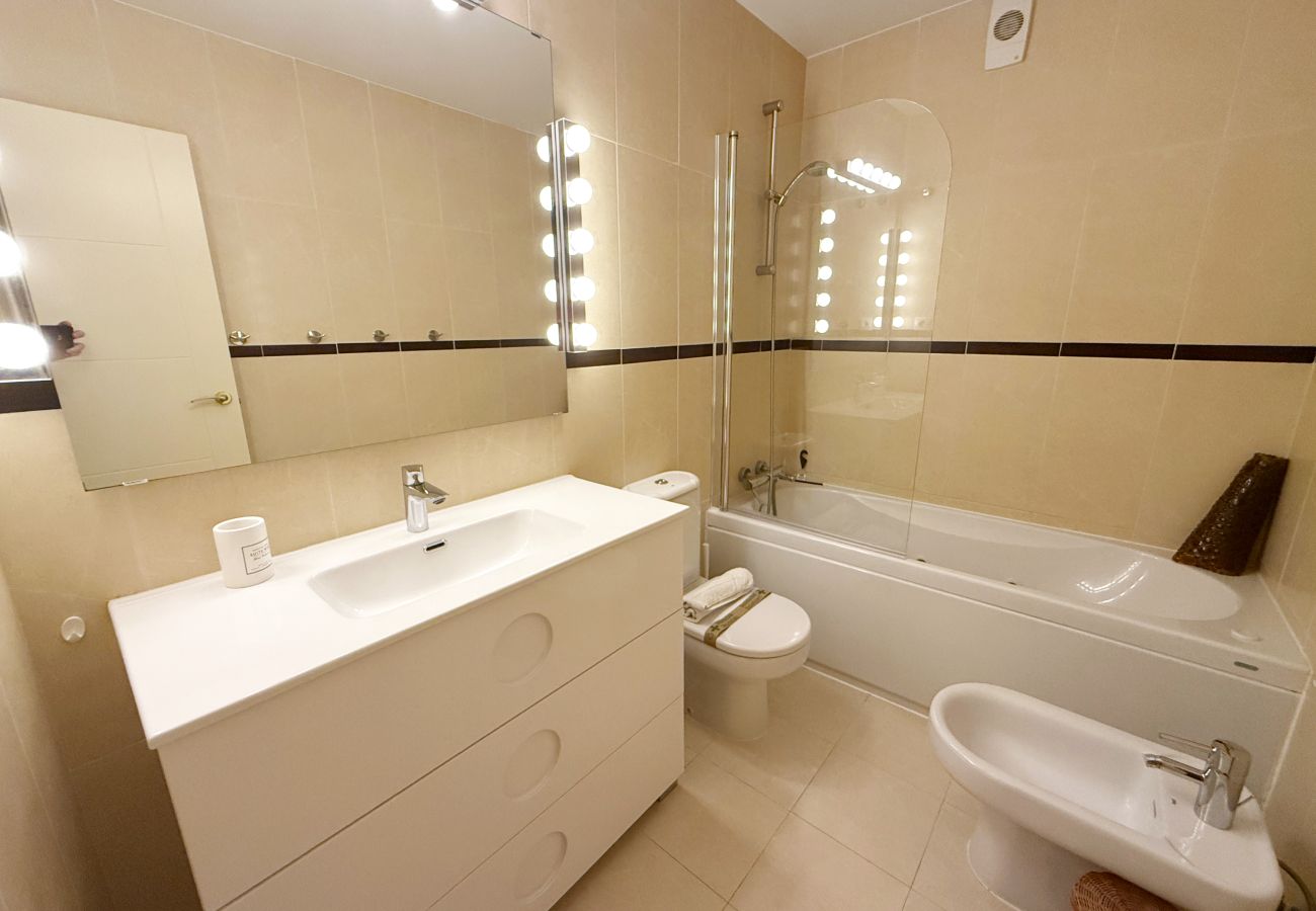 Apartamento en Mijas Costa - Ático – 3 Dorm, Gran Terraza y Vistas Panorámicas