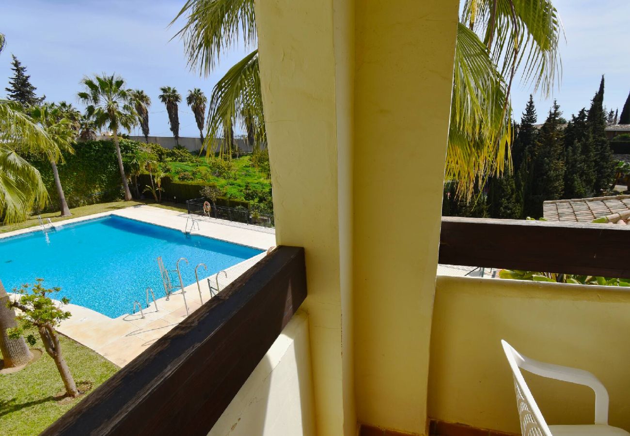 Apartamento en Benalmádena - Benalmádena 2 Dorm – Amplio, Piscina y 2 Parking