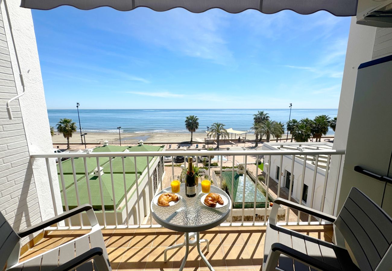 Apartamento en Fuengirola - 1 Dorm Moderno – 1ª Línea Carvajal, Cerca Beach Club