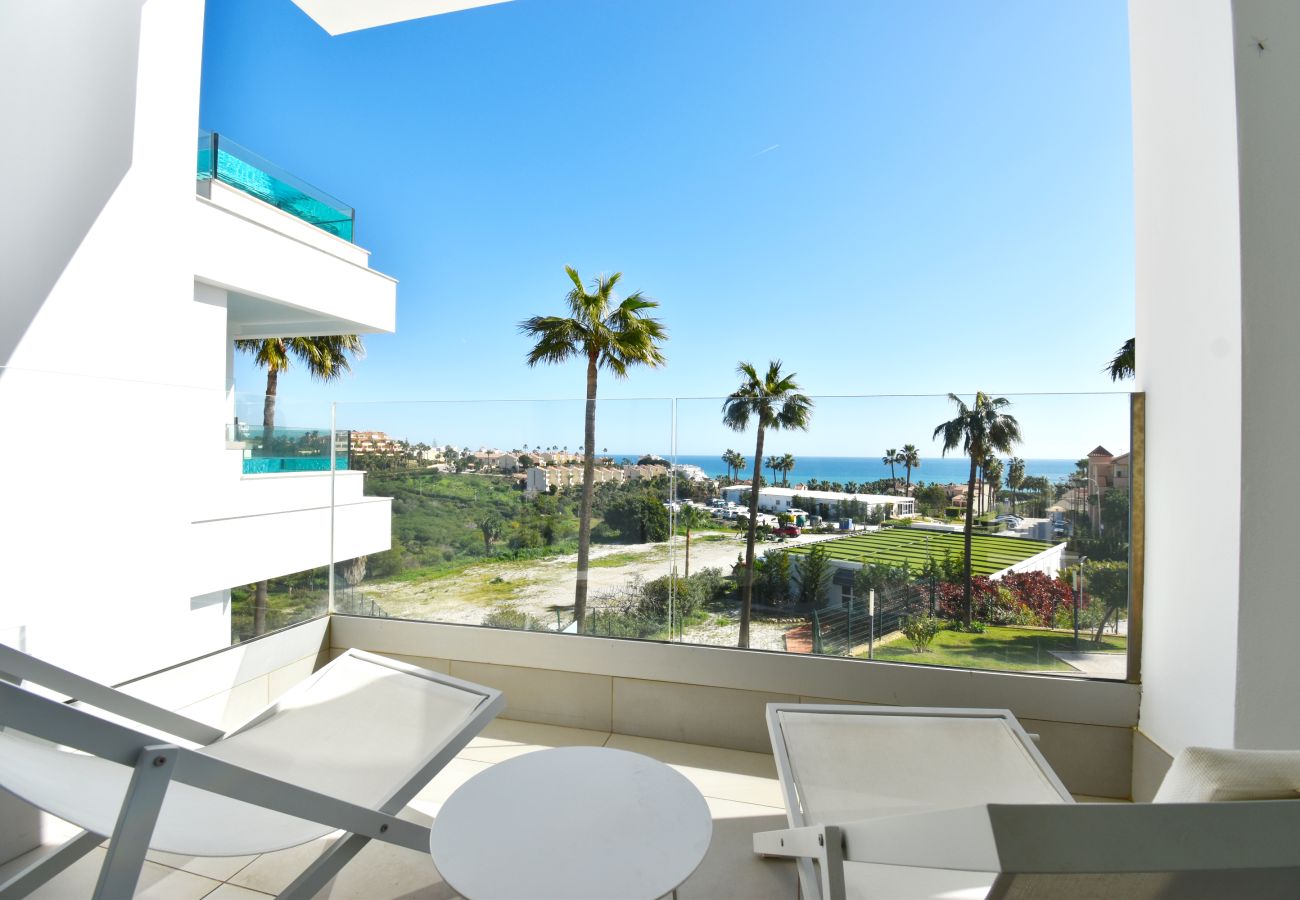 Apartamento en Mijas Costa -  auto_awesome Did you mean: Santa Barbara Heights luxury apartment overlooking the pool! 61 / 5,000 ¡Apartamento de lujo en Santa Barbara Heights con vista a las piscinas!