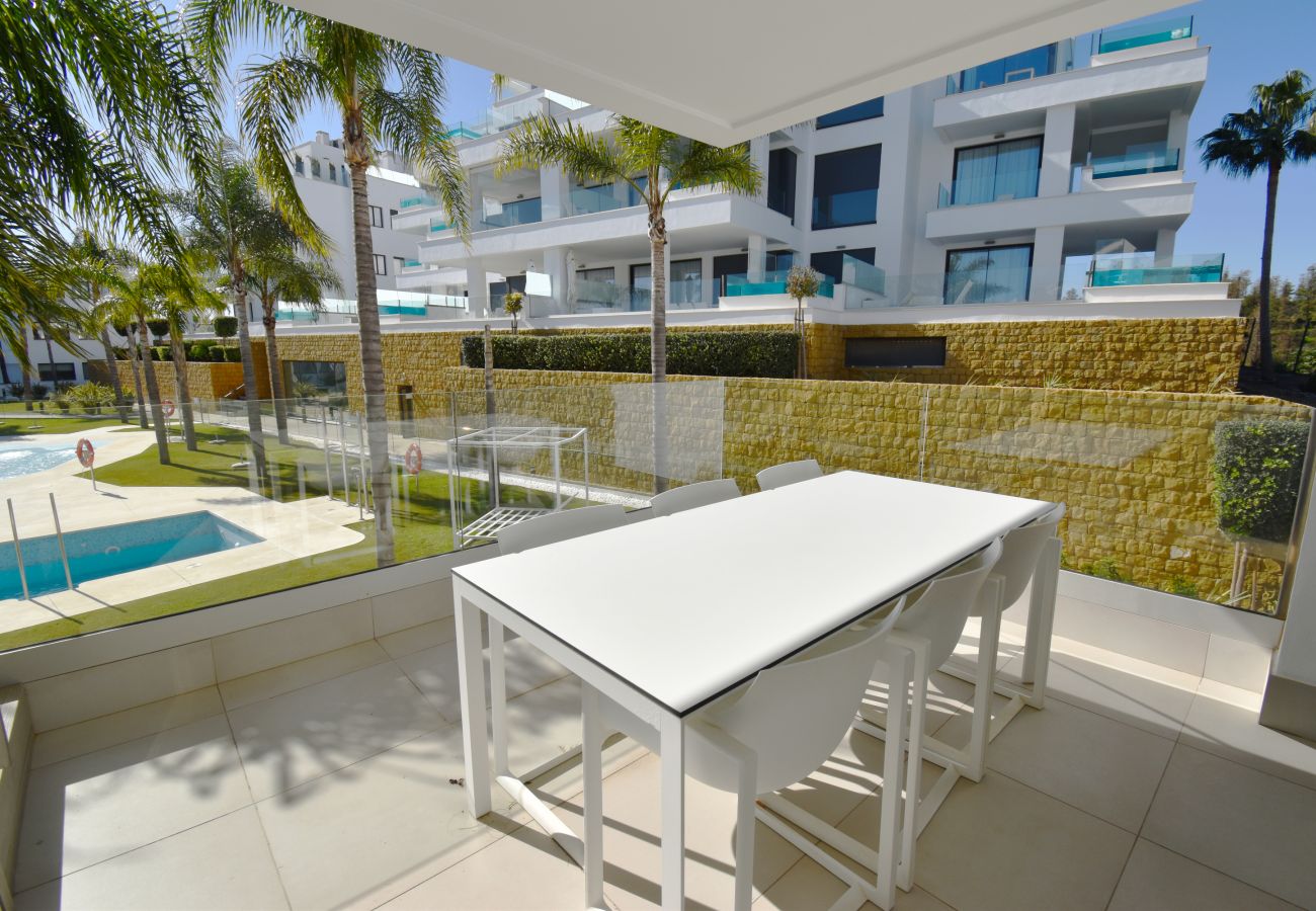 Apartamento en Mijas Costa -  auto_awesome Did you mean: Santa Barbara Heights luxury apartment overlooking the pool! 61 / 5,000 ¡Apartamento de lujo en Santa Barbara Heights con vista a las piscinas!