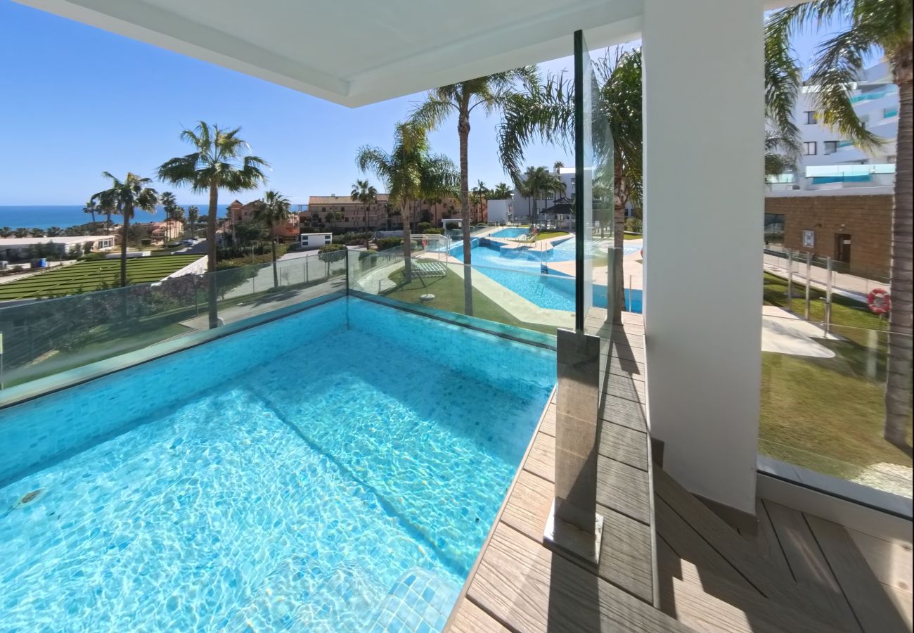 Apartamento en Mijas Costa -  auto_awesome Did you mean: Santa Barbara Heights luxury apartment overlooking the pool! 61 / 5,000 ¡Apartamento de lujo en Santa Barbara Heights con vista a las piscinas!