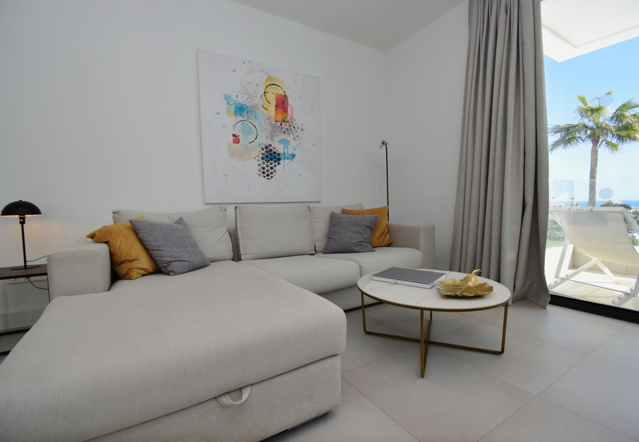Apartamento en Mijas Costa -  auto_awesome Did you mean: Santa Barbara Heights luxury apartment overlooking the pool! 61 / 5,000 ¡Apartamento de lujo en Santa Barbara Heights con vista a las piscinas!