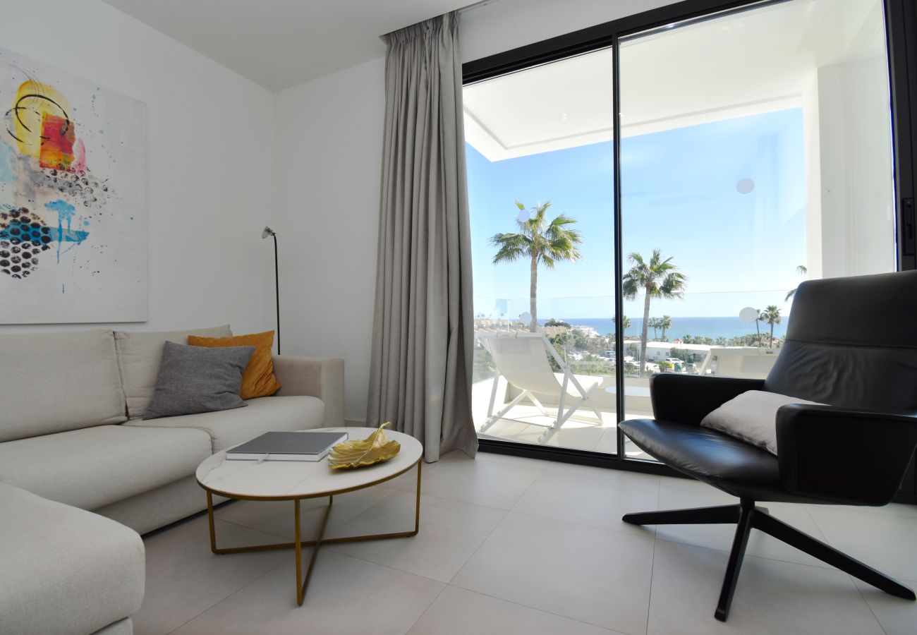 Apartamento en Mijas Costa -  auto_awesome Did you mean: Santa Barbara Heights luxury apartment overlooking the pool! 61 / 5,000 ¡Apartamento de lujo en Santa Barbara Heights con vista a las piscinas!