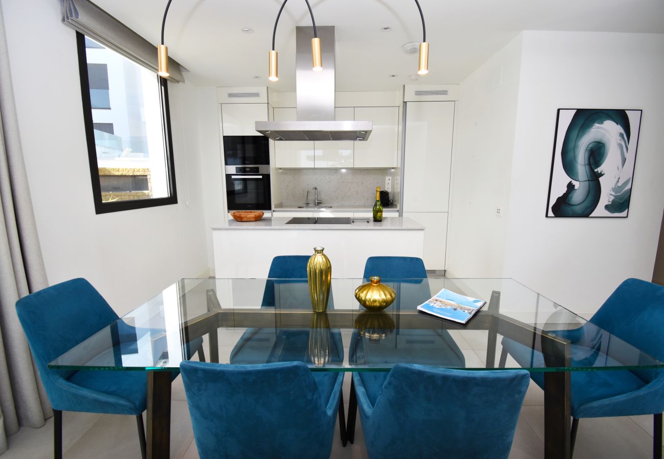 Apartamento en Mijas Costa -  auto_awesome Did you mean: Santa Barbara Heights luxury apartment overlooking the pool! 61 / 5,000 ¡Apartamento de lujo en Santa Barbara Heights con vista a las piscinas!