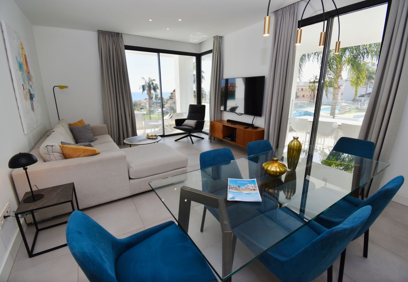 Apartamento en Mijas Costa -  auto_awesome Did you mean: Santa Barbara Heights luxury apartment overlooking the pool! 61 / 5,000 ¡Apartamento de lujo en Santa Barbara Heights con vista a las piscinas!