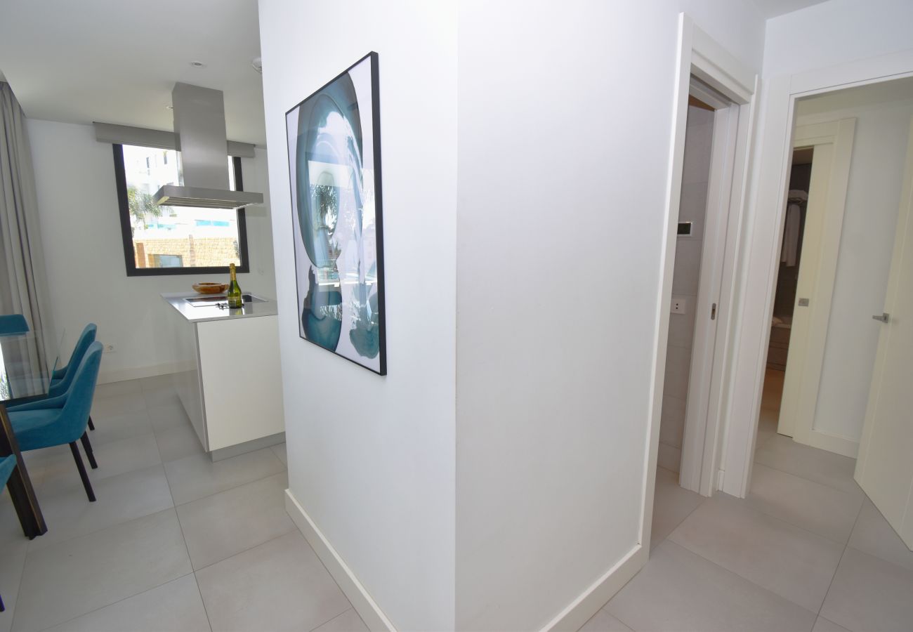Apartamento en Mijas Costa -  auto_awesome Did you mean: Santa Barbara Heights luxury apartment overlooking the pool! 61 / 5,000 ¡Apartamento de lujo en Santa Barbara Heights con vista a las piscinas!