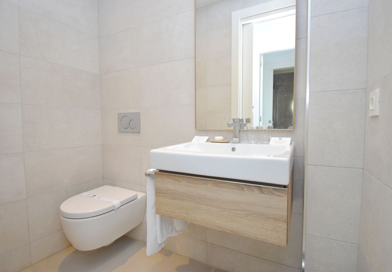 Apartamento en Mijas Costa -  auto_awesome Did you mean: Santa Barbara Heights luxury apartment overlooking the pool! 61 / 5,000 ¡Apartamento de lujo en Santa Barbara Heights con vista a las piscinas!