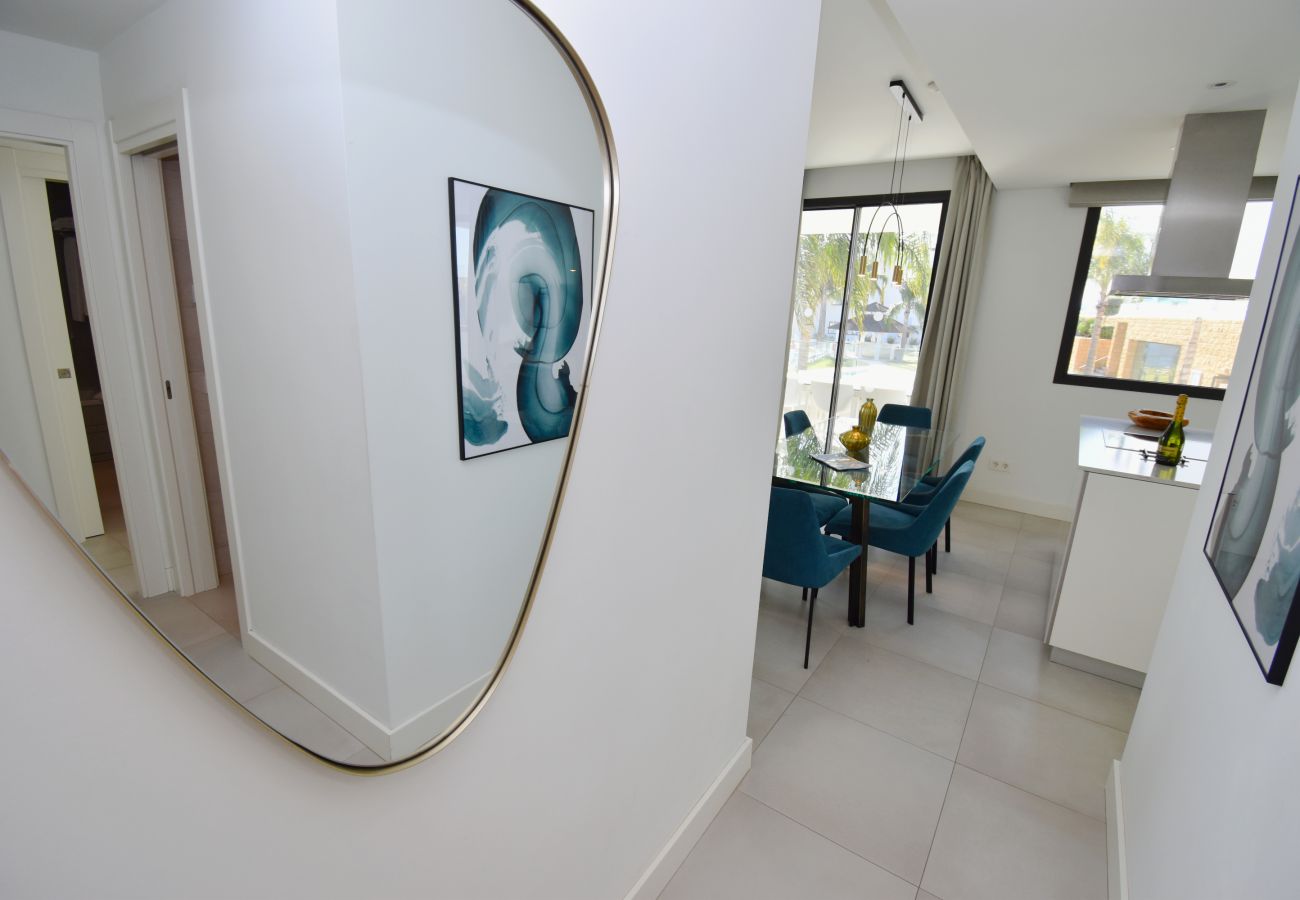 Apartamento en Mijas Costa -  auto_awesome Did you mean: Santa Barbara Heights luxury apartment overlooking the pool! 61 / 5,000 ¡Apartamento de lujo en Santa Barbara Heights con vista a las piscinas!
