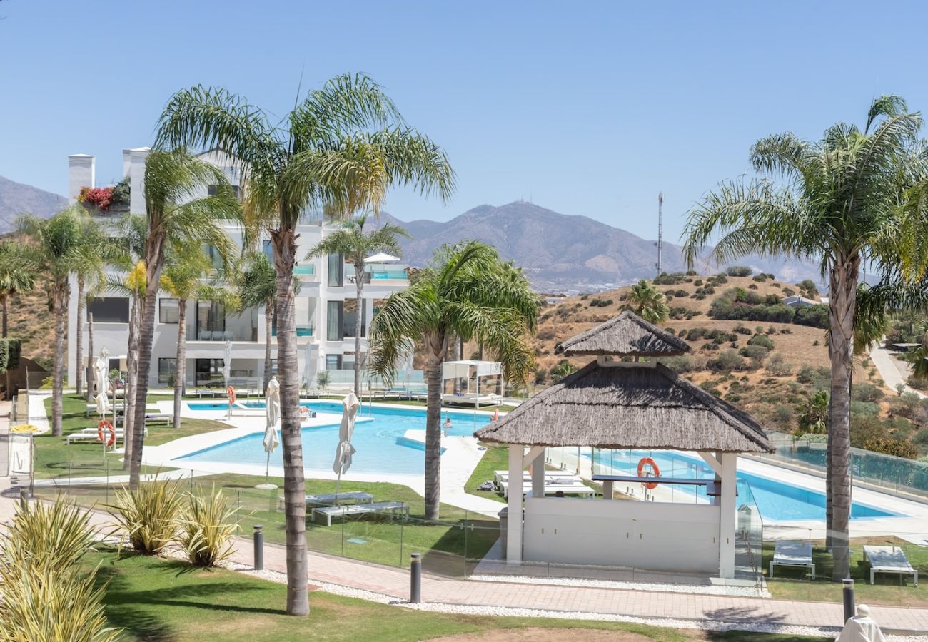 Apartamento en Mijas Costa -  auto_awesome Did you mean: Santa Barbara Heights luxury apartment overlooking the pool! 61 / 5,000 ¡Apartamento de lujo en Santa Barbara Heights con vista a las piscinas!