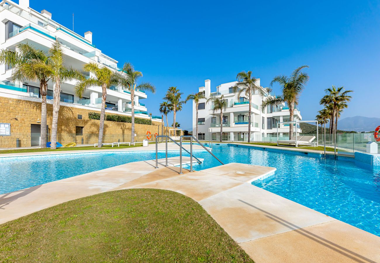 Apartamento en Mijas Costa -  auto_awesome Did you mean: Santa Barbara Heights luxury apartment overlooking the pool! 61 / 5,000 ¡Apartamento de lujo en Santa Barbara Heights con vista a las piscinas!