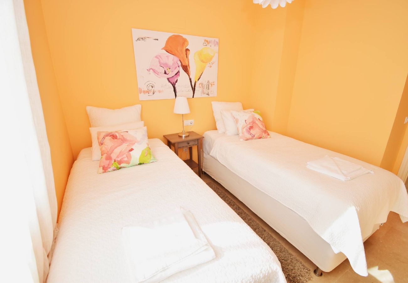 Bedroom Holiday Rentals 