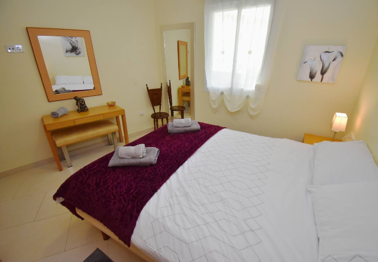 Bedroom Holiday Rentals