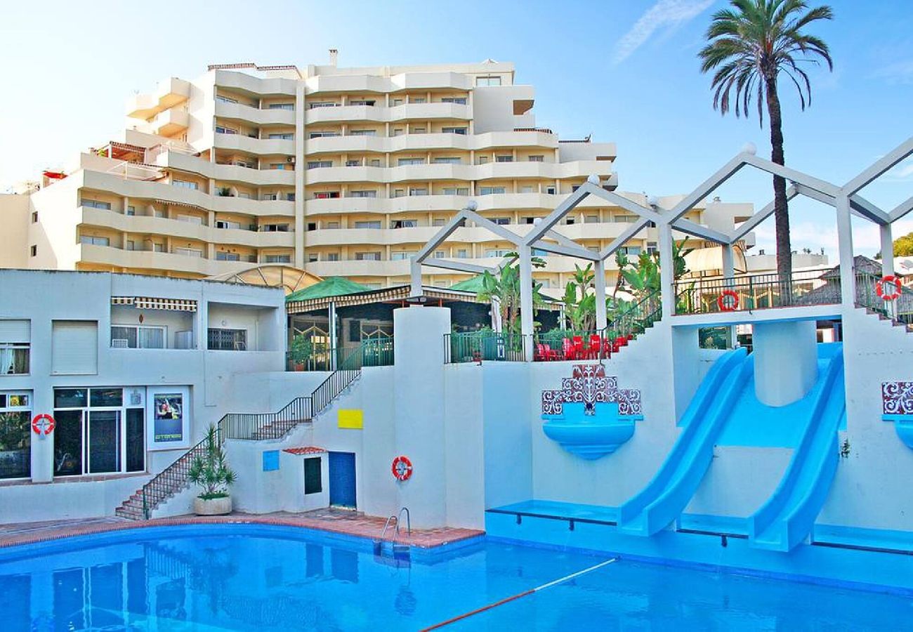 Swimming pool Vacations