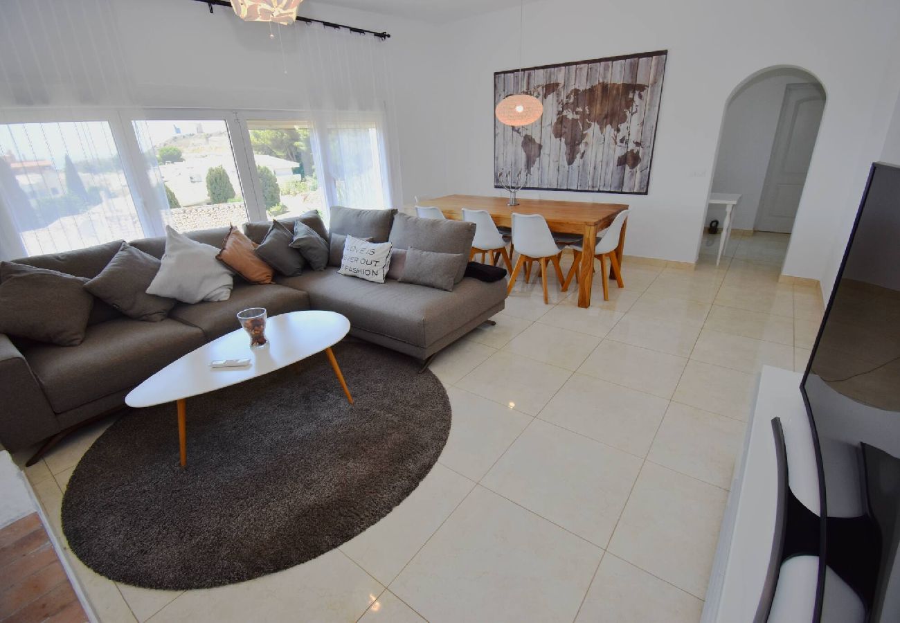 Lounge property management