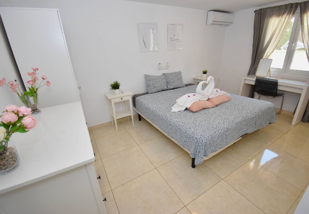 Bedroom Holiday Rentals 