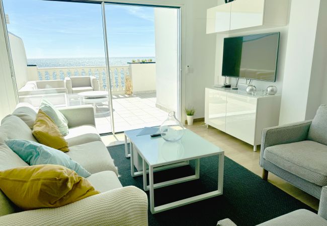 Apartment in Málaga - Arkadia, right on the beach with special sea views 