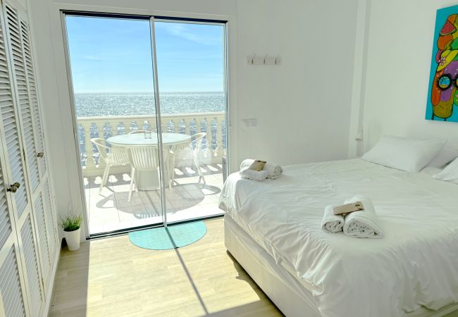 Apartment in Málaga - Arkadia, right on the beach with special sea views 