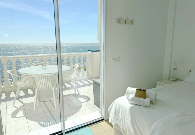 Apartment in Málaga - Arkadia, right on the beach with special sea views 