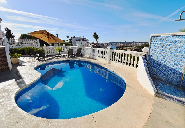 Villa in Mijas Costa - Villa los Pajaritos, spacious 5 bed heated pool 