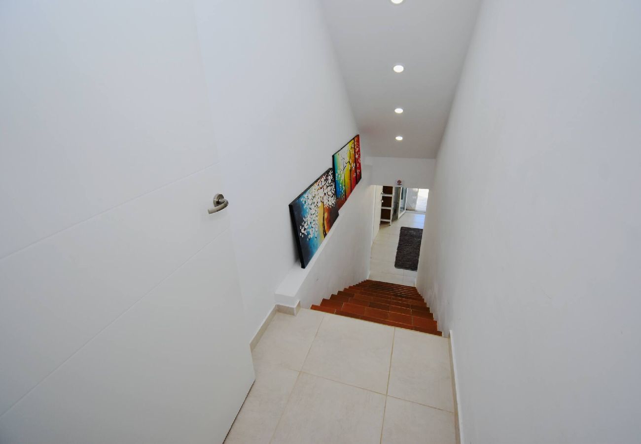 hallway Holiday Rentals 