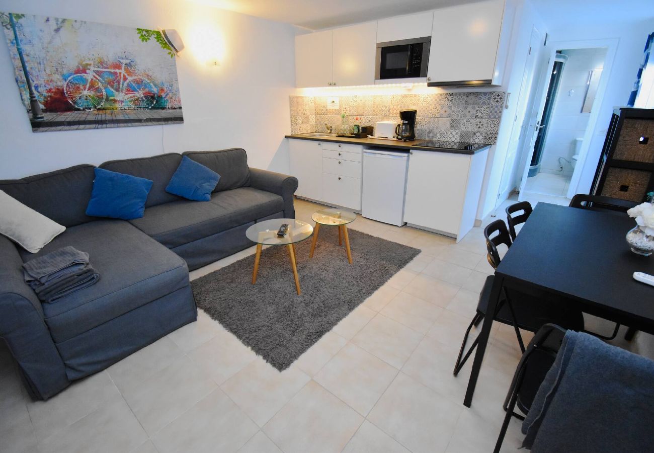 Lounge property management