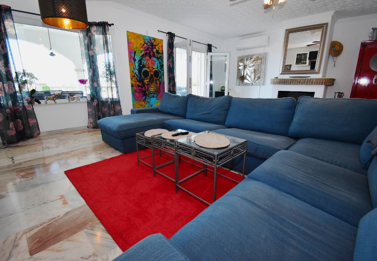 Lounge property management