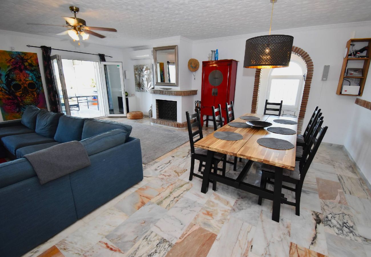 Dining room Holiday Rentals 