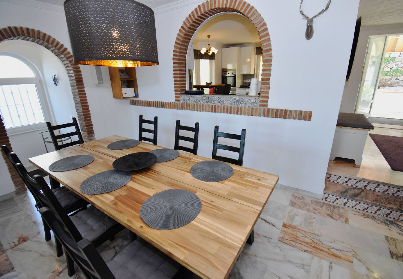 Dining room Holiday Rentals 