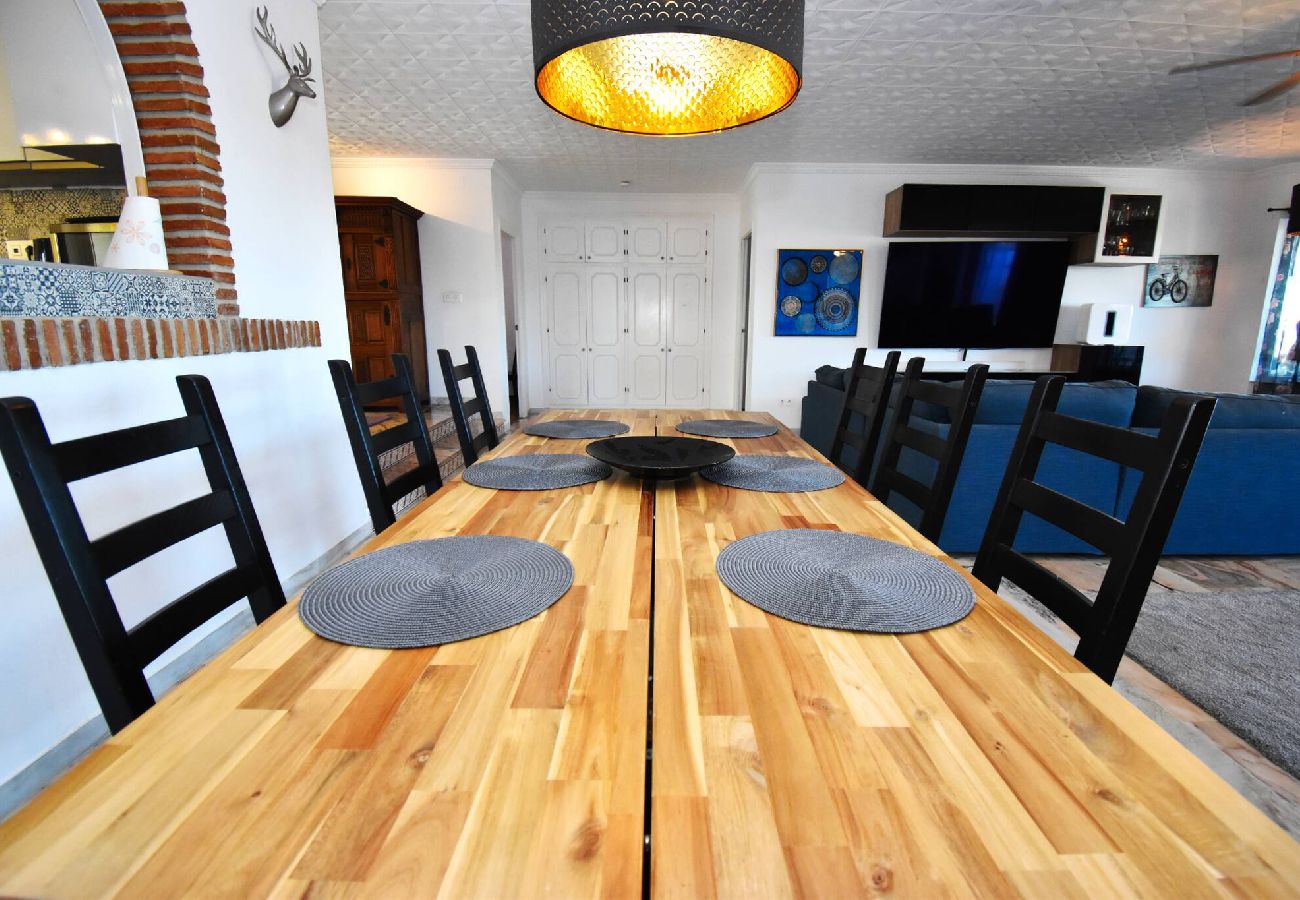 Dining room Holiday Rentals 