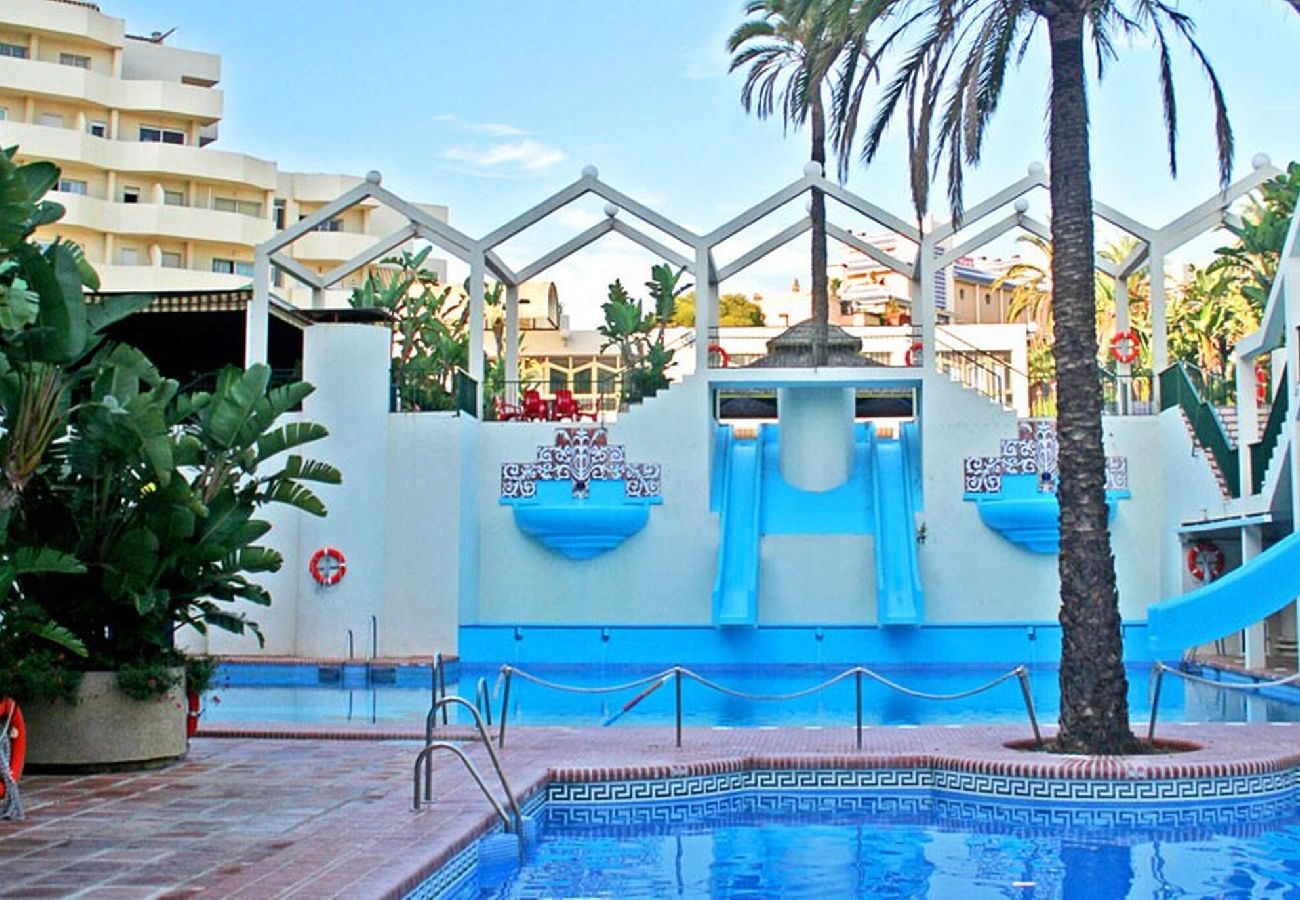 Swimming pool Vacations