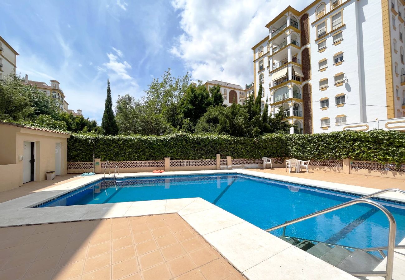 Swimming pool Vacations
