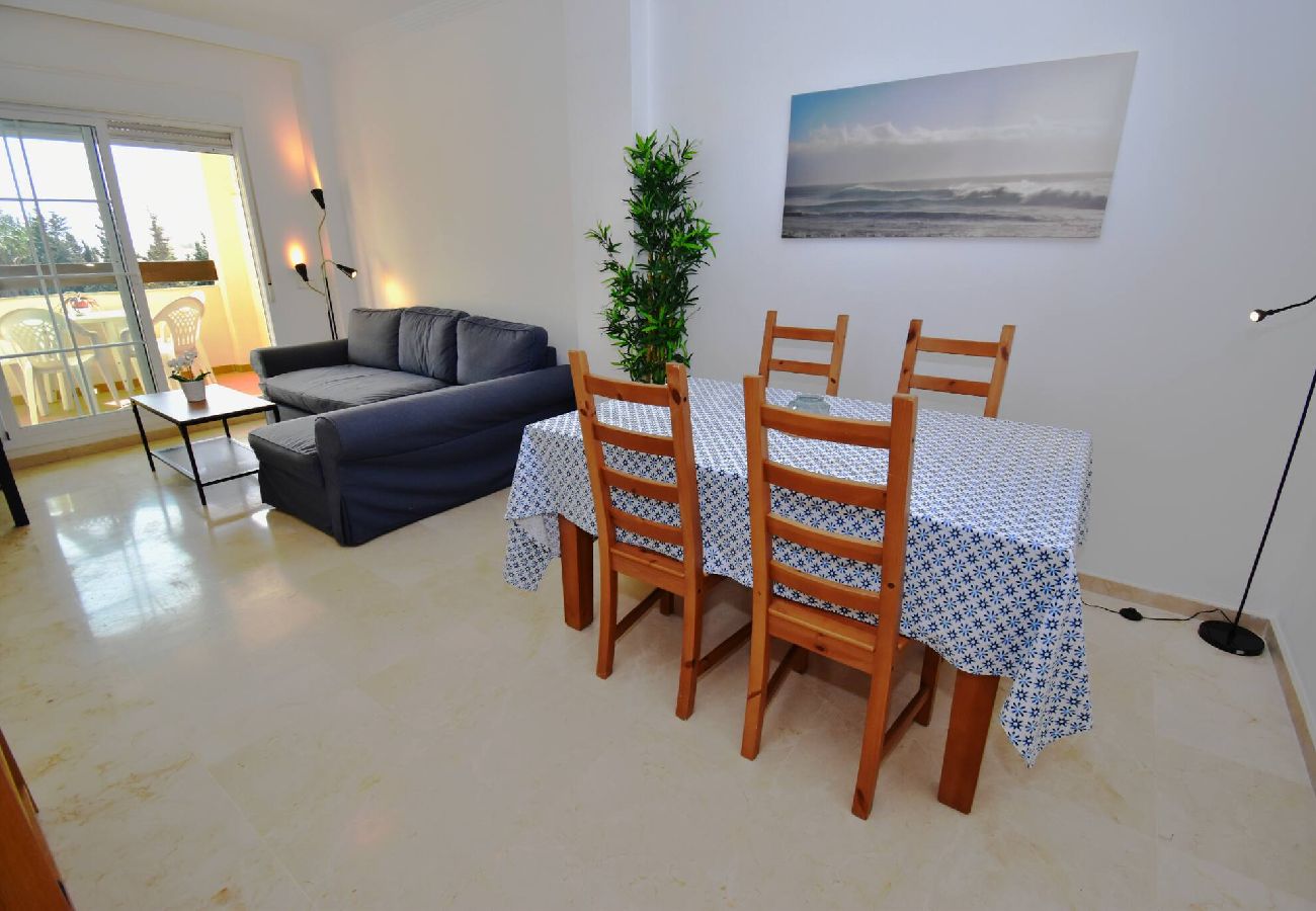 Apartment in Benalmádena - Benalmádena 2 bed - Spacious, Pool & 2-Car Parking