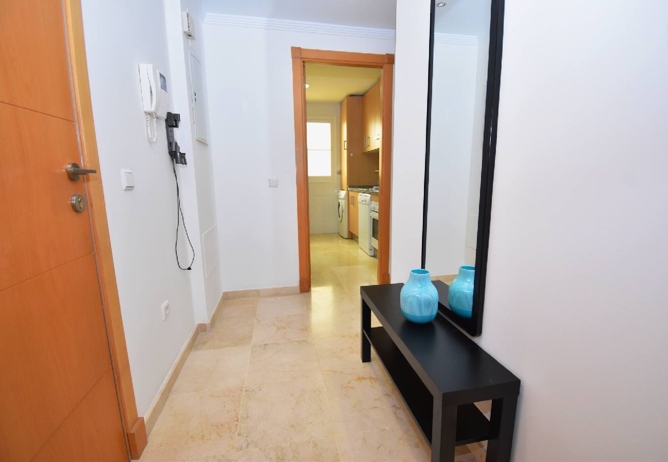 Apartment in Benalmádena - Benalmádena 2 bed - Spacious, Pool & 2-Car Parking