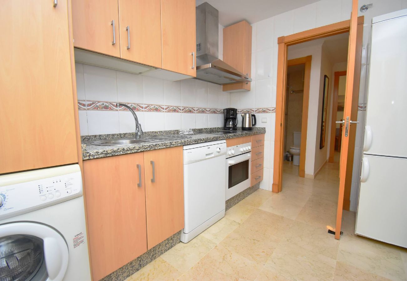 Apartment in Benalmádena - Benalmádena 2 bed - Spacious, Pool & 2-Car Parking