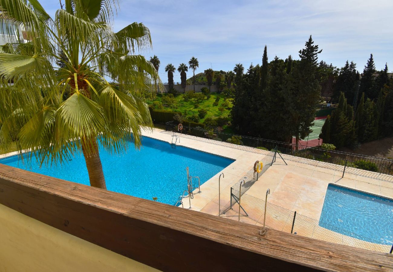 Apartment in Benalmádena - Benalmádena 2 bed - Spacious, Pool & 2-Car Parking