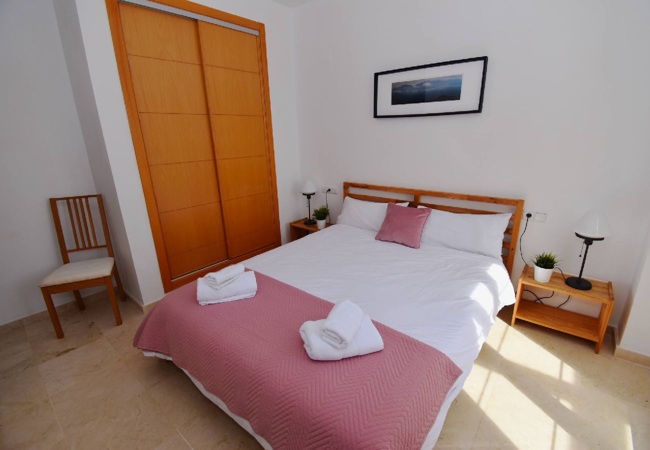 Apartment in Benalmádena - Benalmádena 2 bed - Spacious, Pool & 2-Car Parking