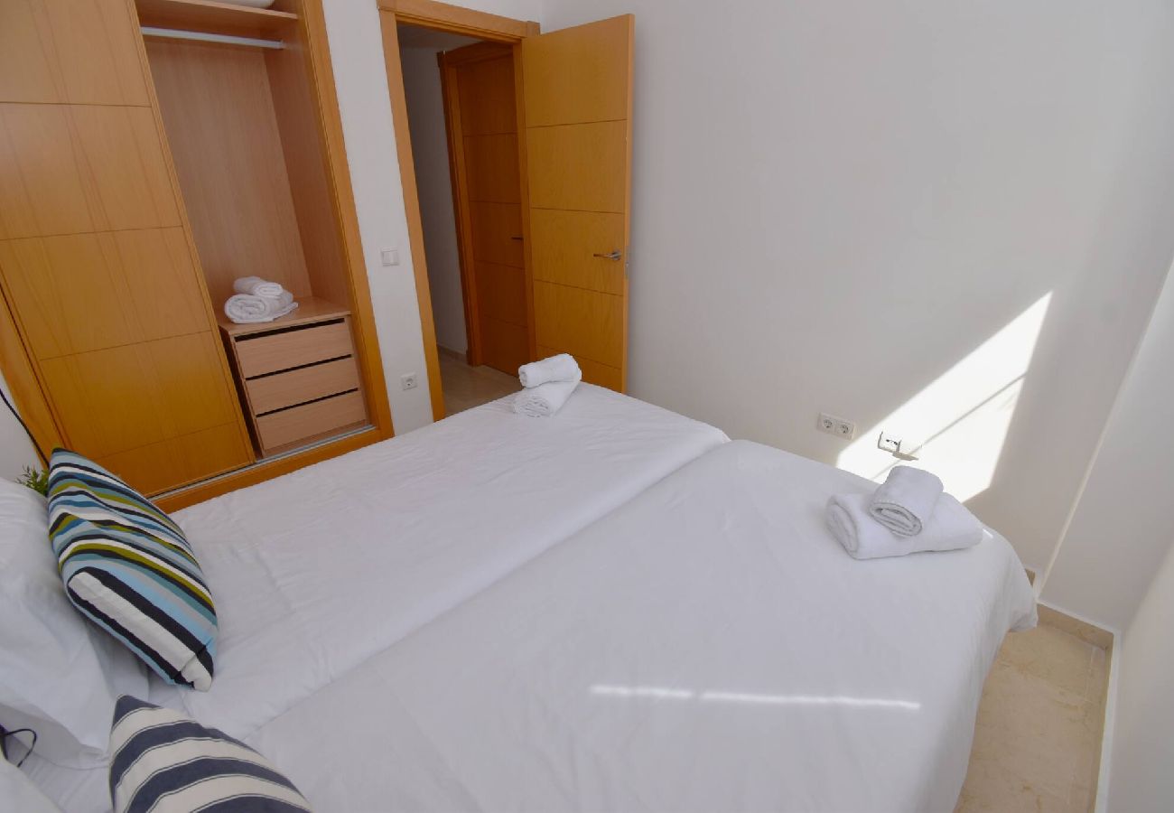 Apartment in Benalmádena - Benalmádena 2 bed - Spacious, Pool & 2-Car Parking