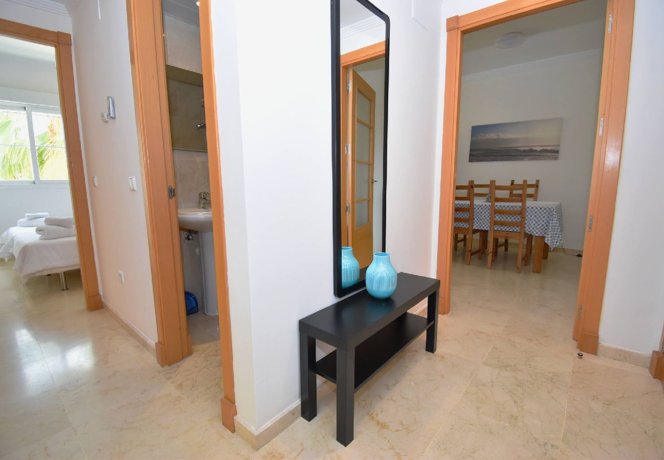 Apartment in Benalmádena - Benalmádena 2 bed - Spacious, Pool & 2-Car Parking