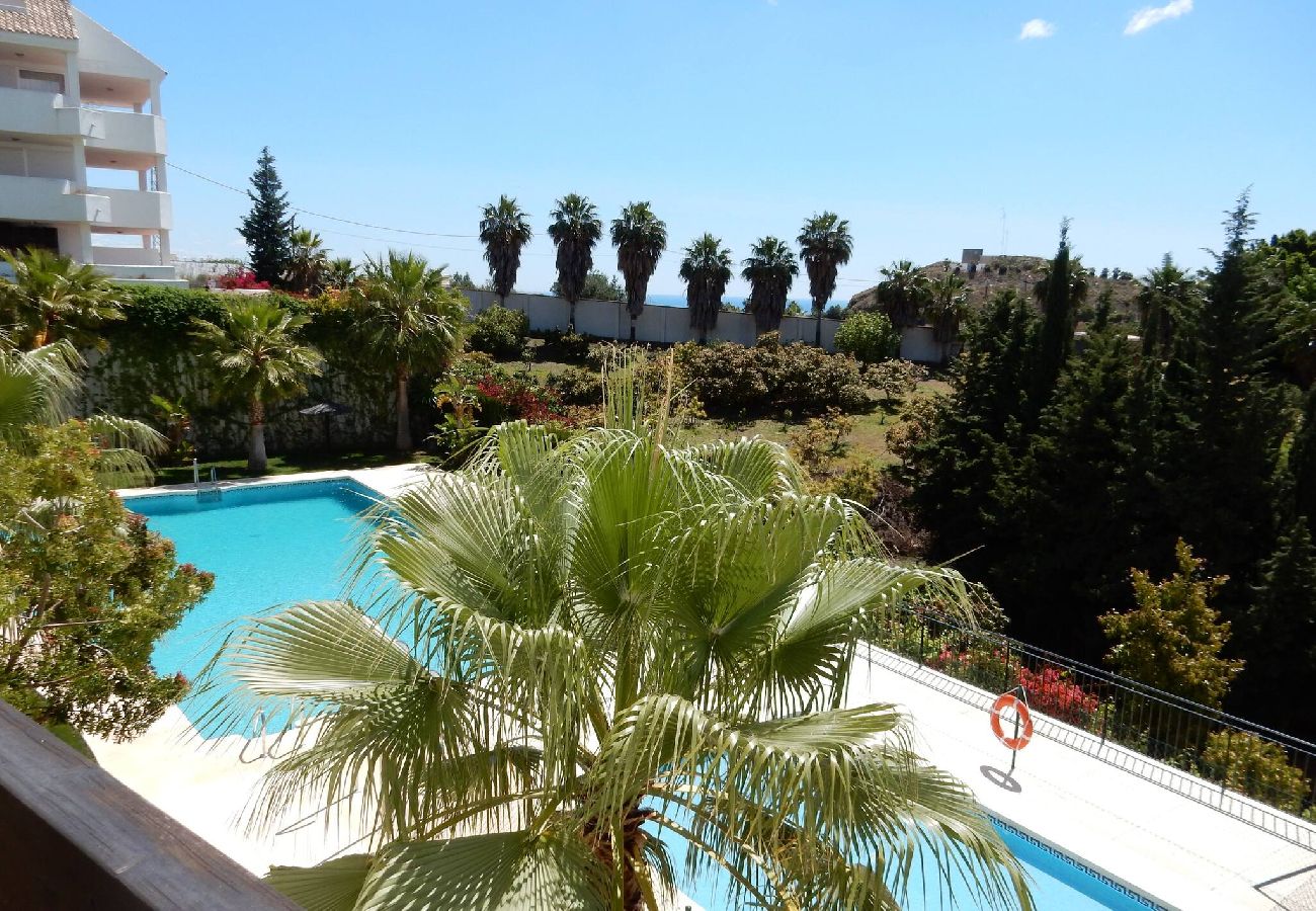 Apartment in Benalmádena - Benalmádena 2 bed - Spacious, Pool & 2-Car Parking