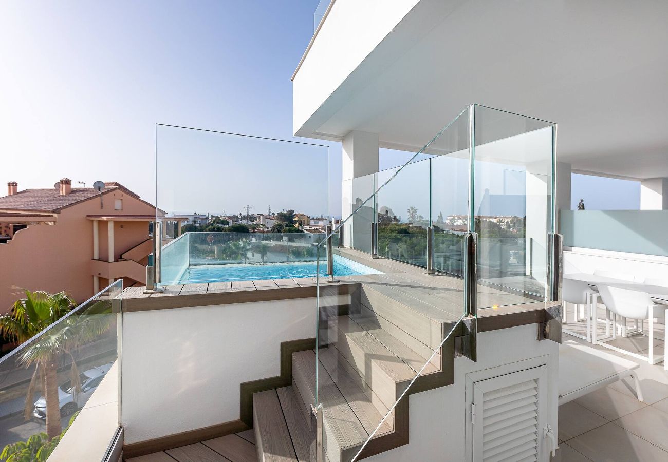 Swimming pool Vacations
