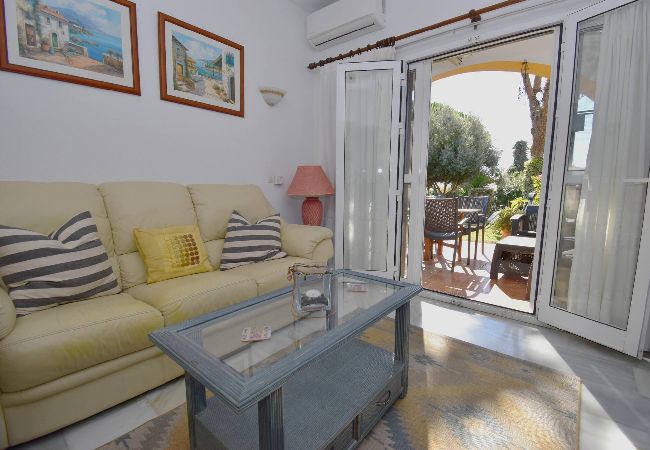 Terraced House in Mijas Costa - Calahonda Beach House – Walk to Shops, Pool, Garden & Parking - by Mediterra Rentals  Terraced House in Mijas Costa - Calahonda Beach House – Walk to Shops, Pool, Garden & Parking - by Mediterra Rentals