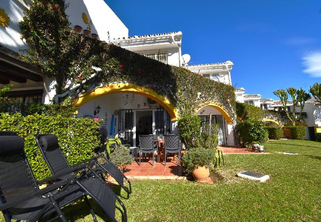 Terraced House in Mijas Costa - Calahonda Beach House – Walk to Shops, Pool, Garden & Parking - by Mediterra Rentals  Terraced House in Mijas Costa - Calahonda Beach House – Walk to Shops, Pool, Garden & Parking - by Mediterra Rentals