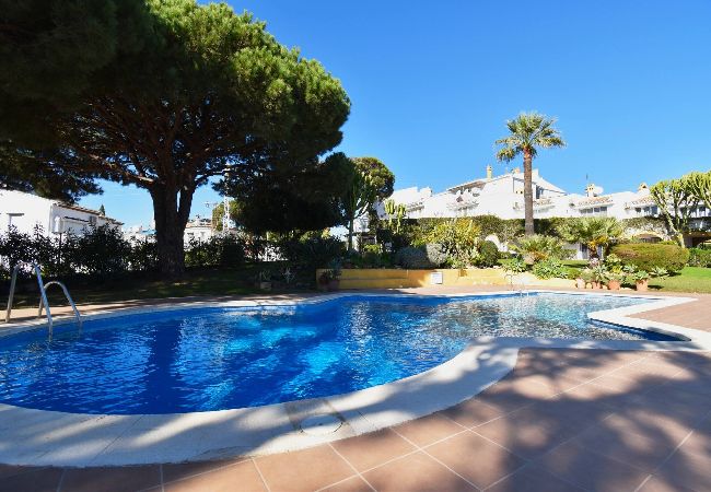 Terraced House in Mijas Costa - Calahonda Beach House – Walk to Shops, Pool, Garden & Parking - by Mediterra Rentals  Terraced House in Mijas Costa - Calahonda Beach House – Walk to Shops, Pool, Garden & Parking - by Mediterra Rentals
