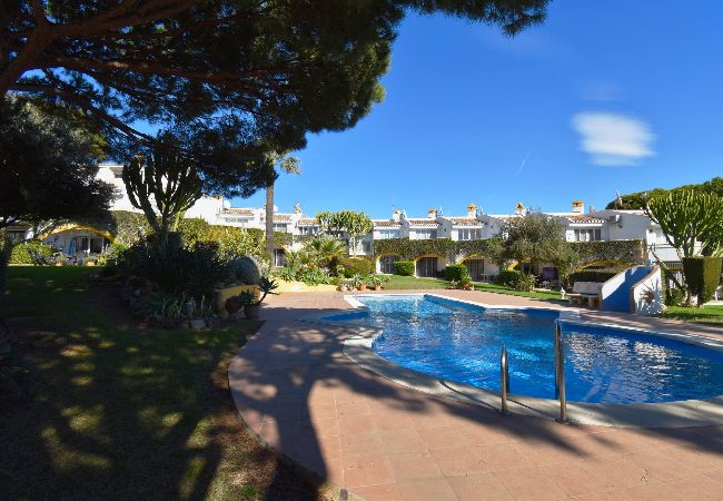Terraced House in Mijas Costa - Calahonda Beach House – Walk to Shops, Pool, Garden & Parking - by Mediterra Rentals  Terraced House in Mijas Costa - Calahonda Beach House – Walk to Shops, Pool, Garden & Parking - by Mediterra Rentals