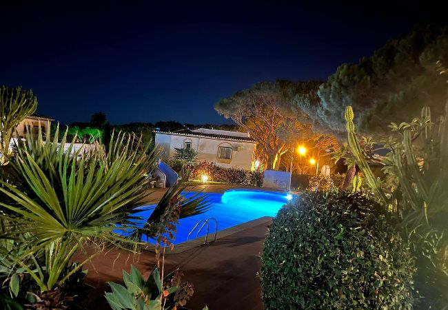 Terraced House in Mijas Costa - Calahonda Beach House – Walk to Shops, Pool, Garden & Parking - by Mediterra Rentals  Terraced House in Mijas Costa - Calahonda Beach House – Walk to Shops, Pool, Garden & Parking - by Mediterra Rentals