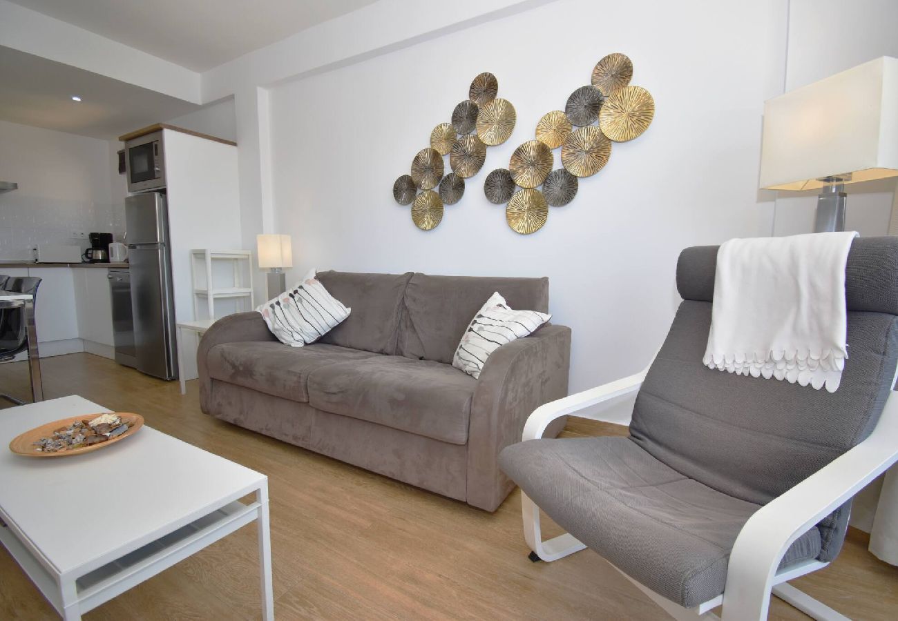 Lounge property management