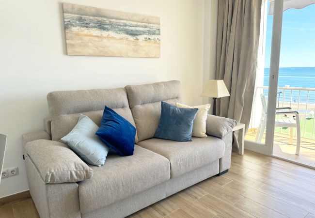 Apartment in Fuengirola - Opera Fuengirola Beach frontline Carvajal