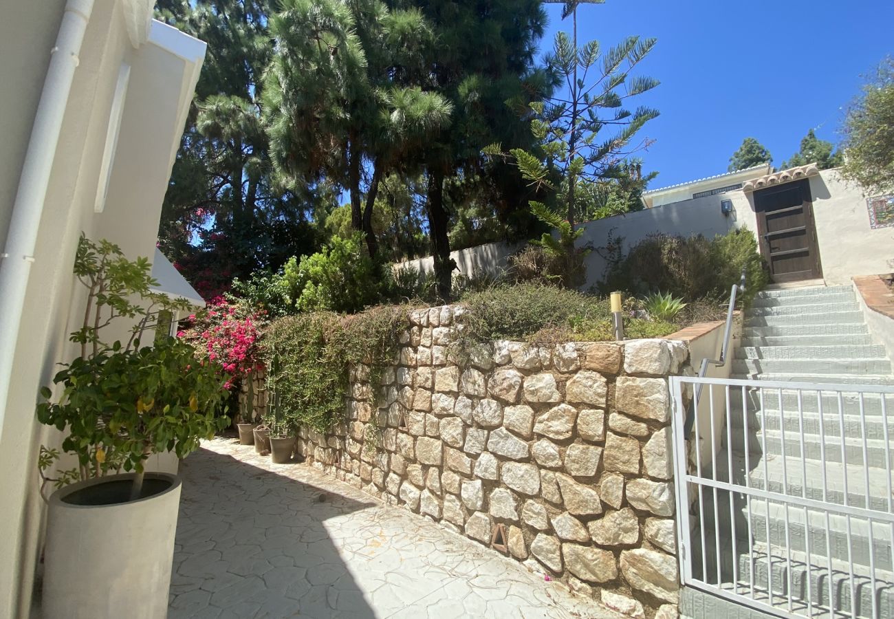Garden Views vacations